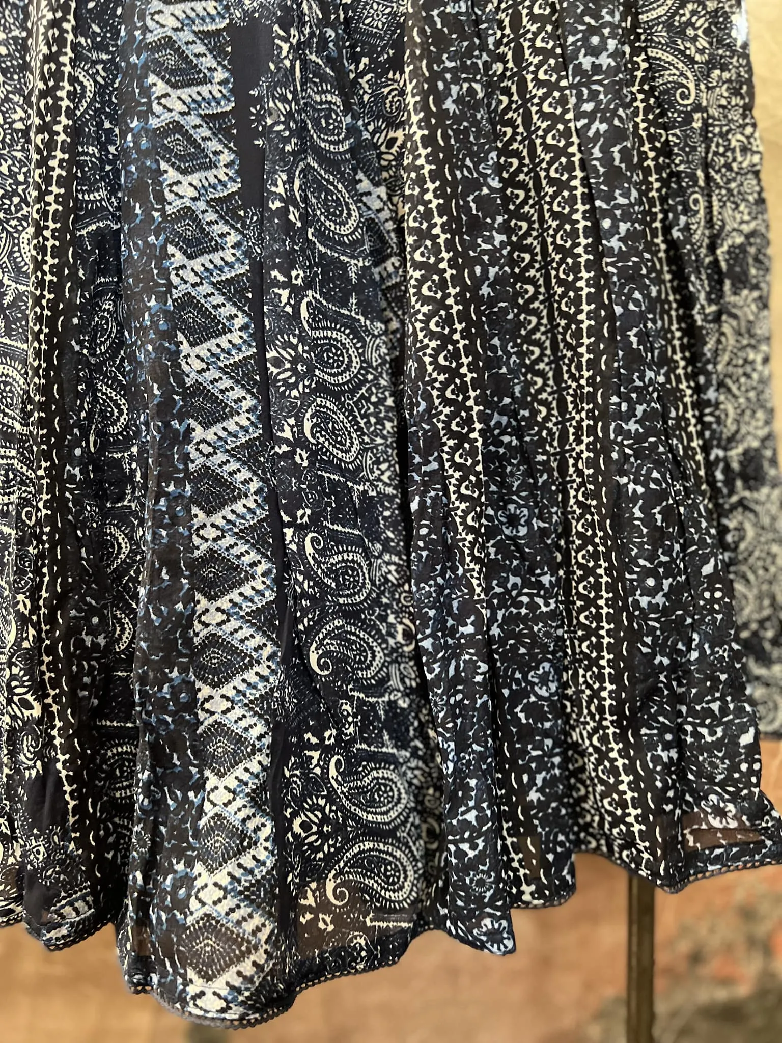 11822 ANU Long Skirt-Pottery