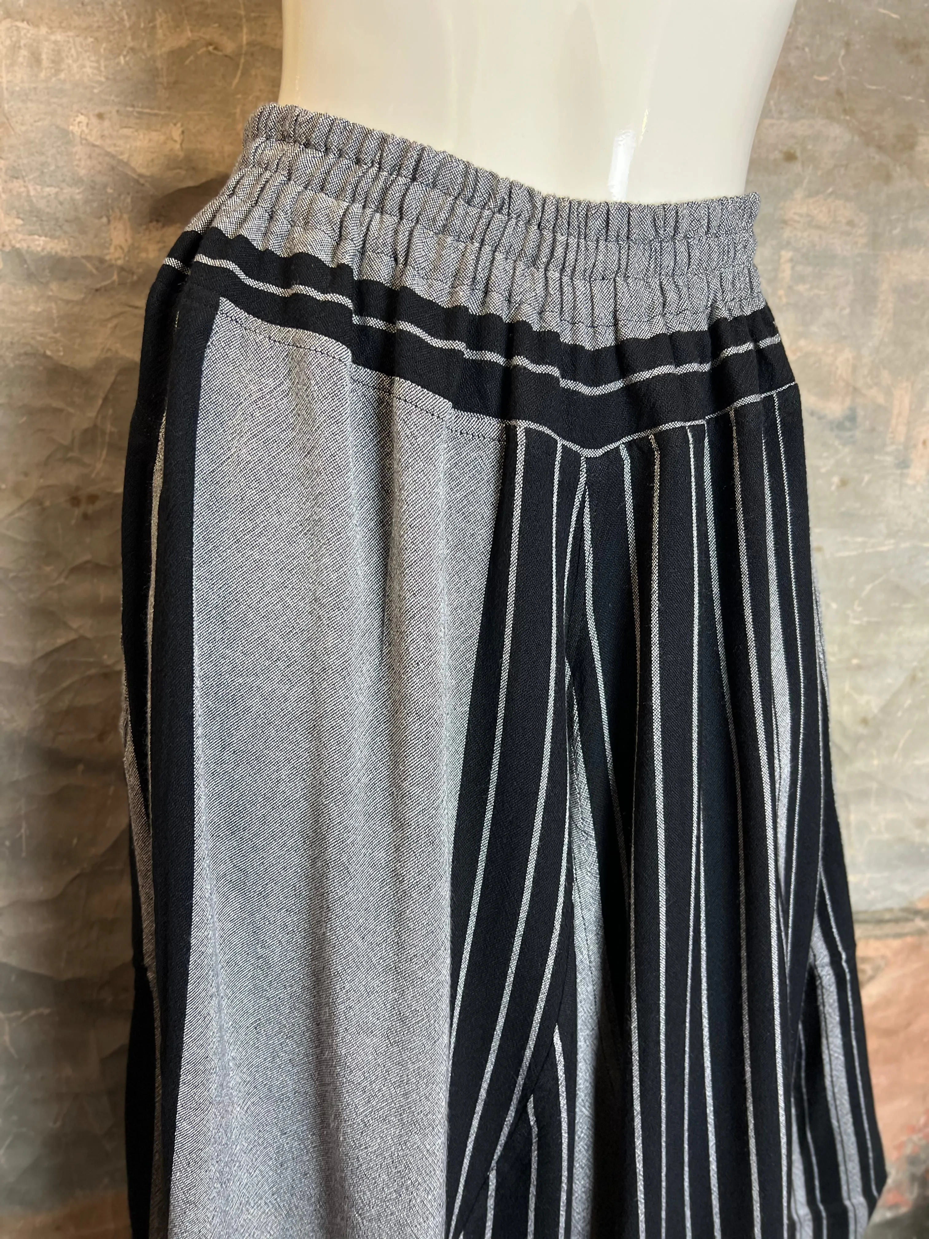 4257MST Statement Pant
