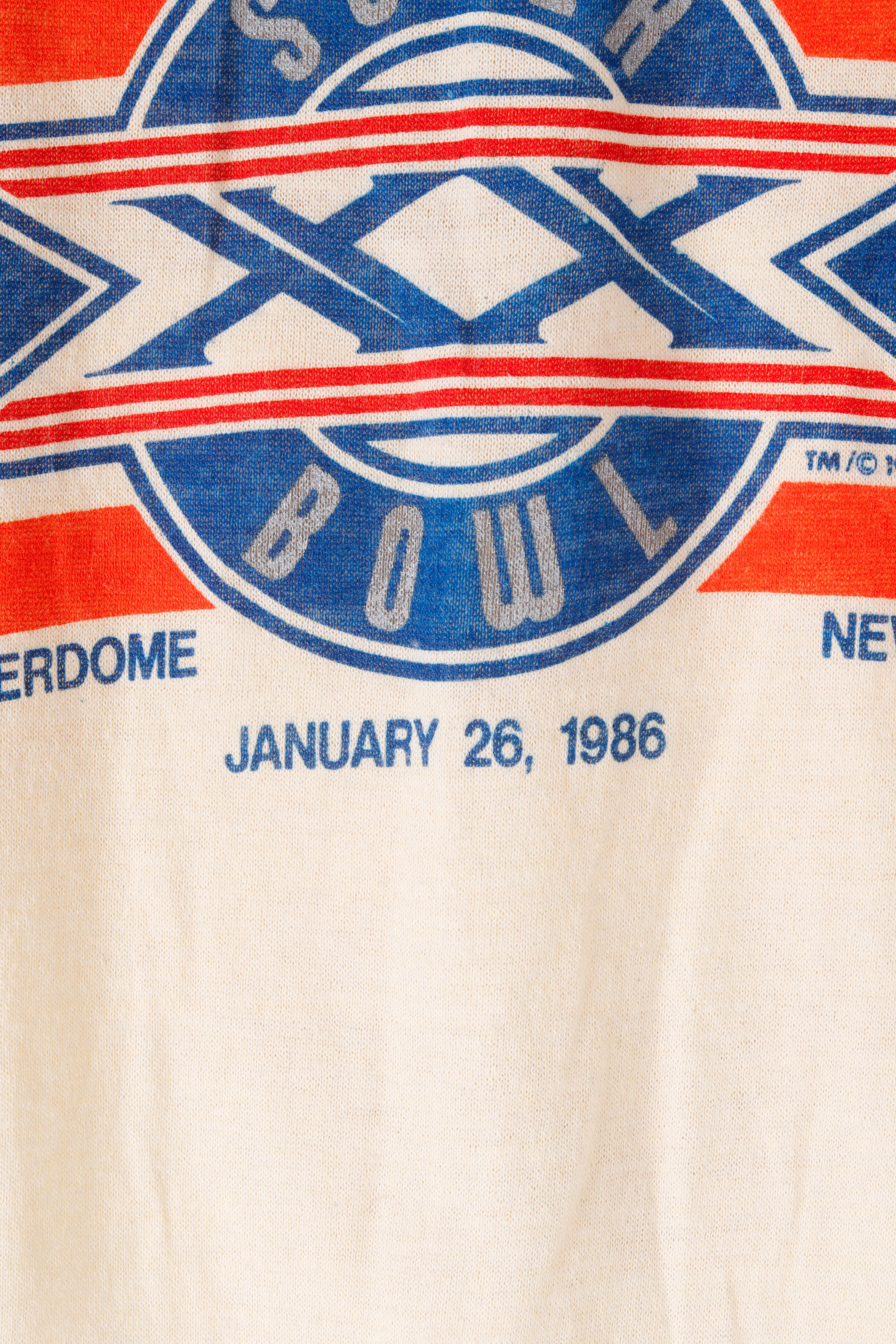 Vintage 1986 Chicago Bears 'Superbowl XX Logo' T-Shirt